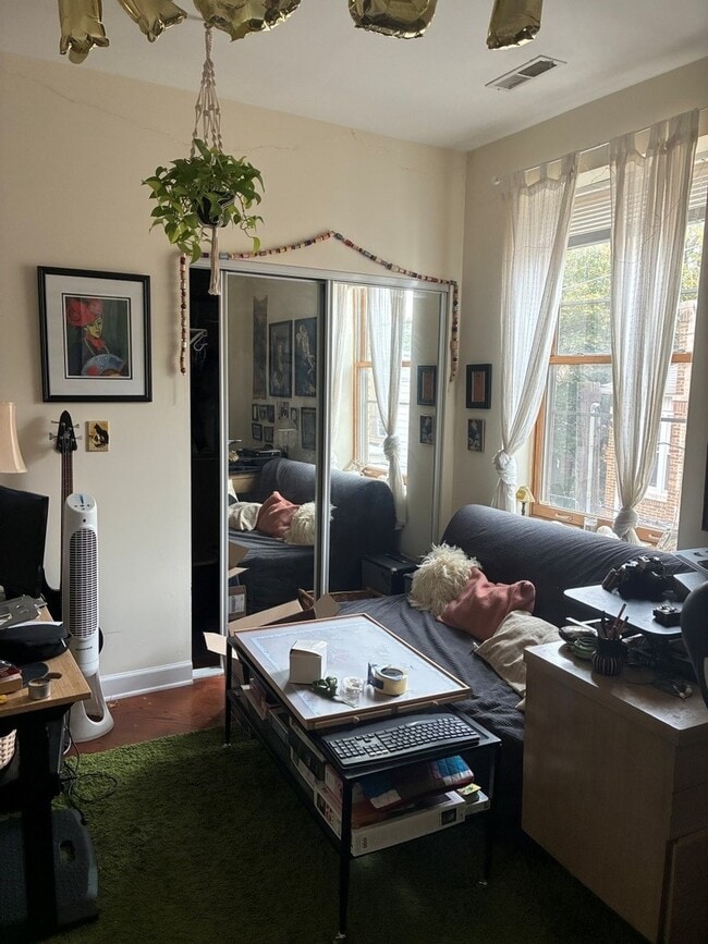 Building Photo - 1531 W Hollywood Ave