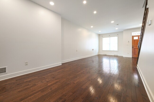 Building Photo - 4059 St Johns Way