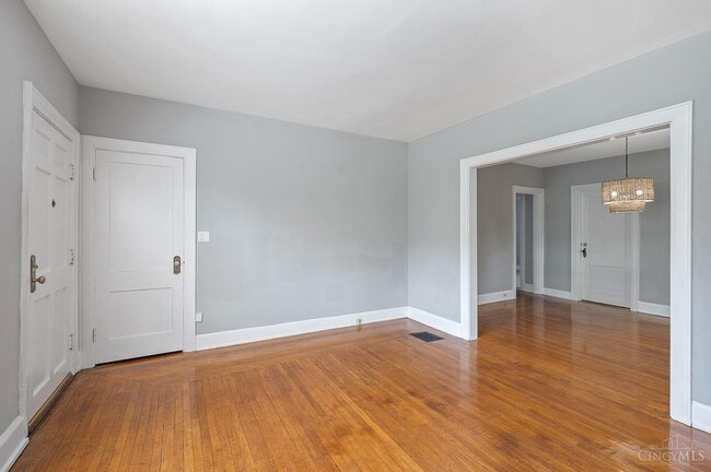 Building Photo - Grand Vista 6166-6170