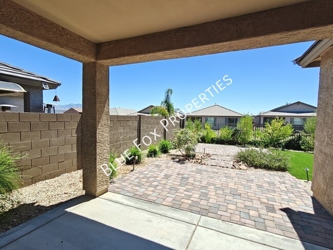 Building Photo - 8454 N Lone Ranger Rd