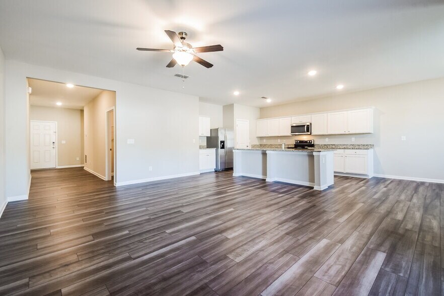 Building Photo - 3939 Kendrick Cir