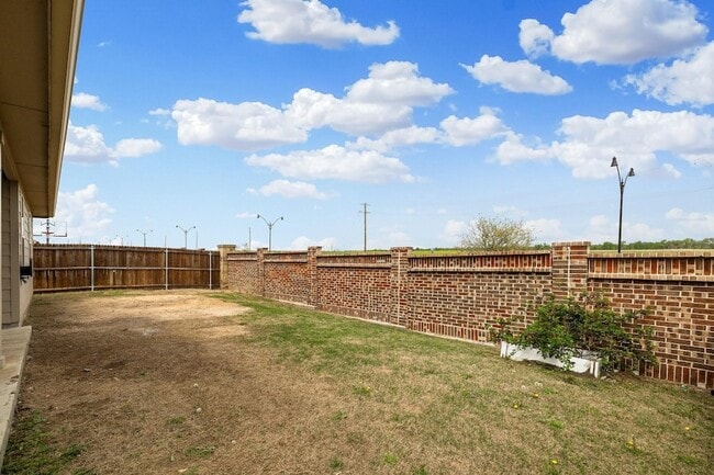 Building Photo - 410 Gunsmoke Trail