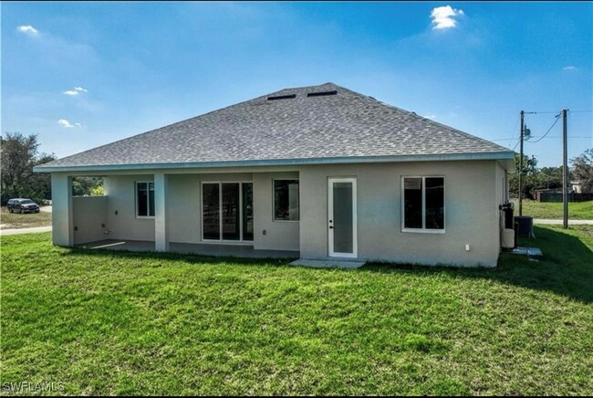Building Photo - 2000 Curry Ave N