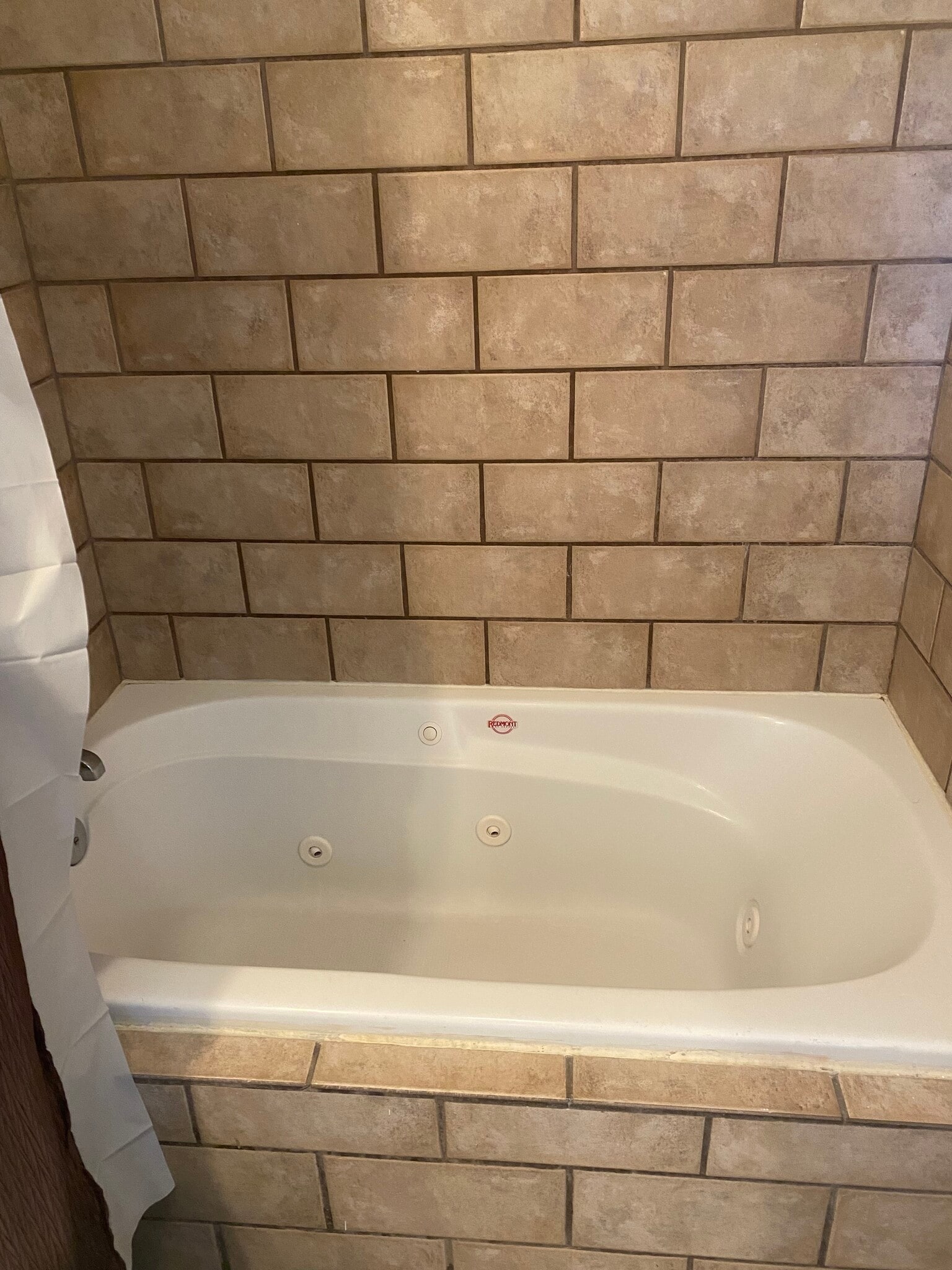 2nd floor full bath - 924 S Robinson St