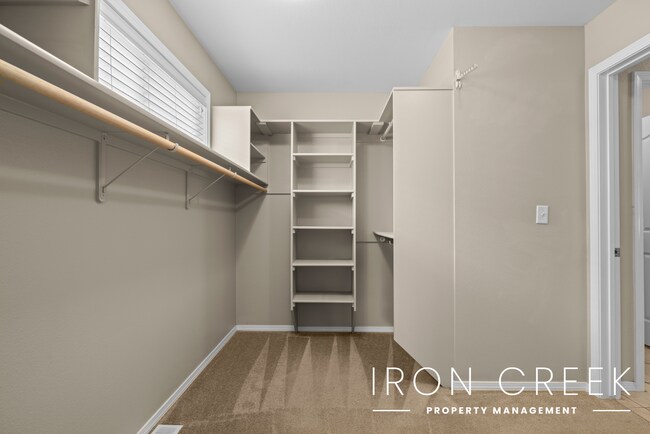 Building Photo - Quiet Abode in Prime Location with Easy Ac...