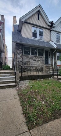 Building Photo - 422 E Roosevelt Blvd