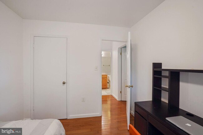 Building Photo - 6367 Buffie Ct