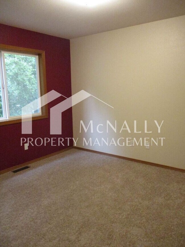 Building Photo - Beautiful 3 Bedroom 2.5 Bath Home in Gig Harbor