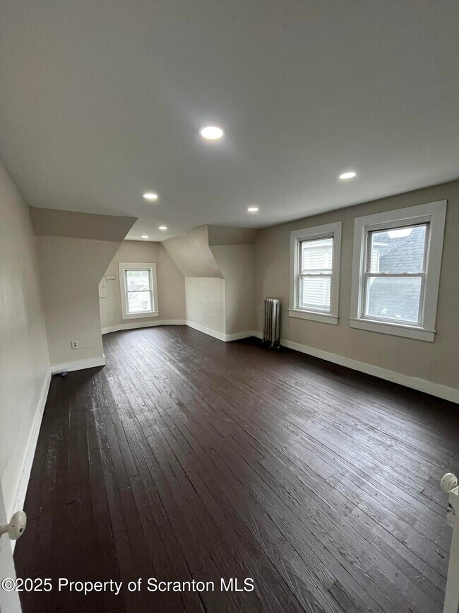 Building Photo - 304 Pittston Ave