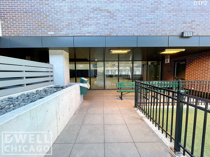 Building Photo - 1147 N Wells St