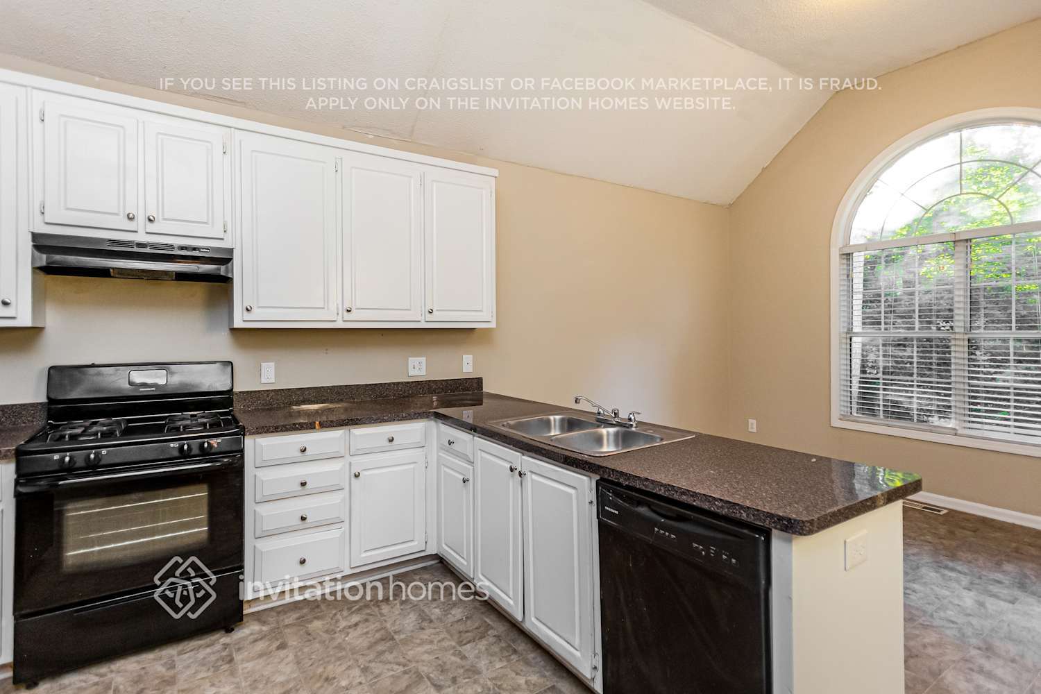 Building Photo - 2026 Spicers Ln