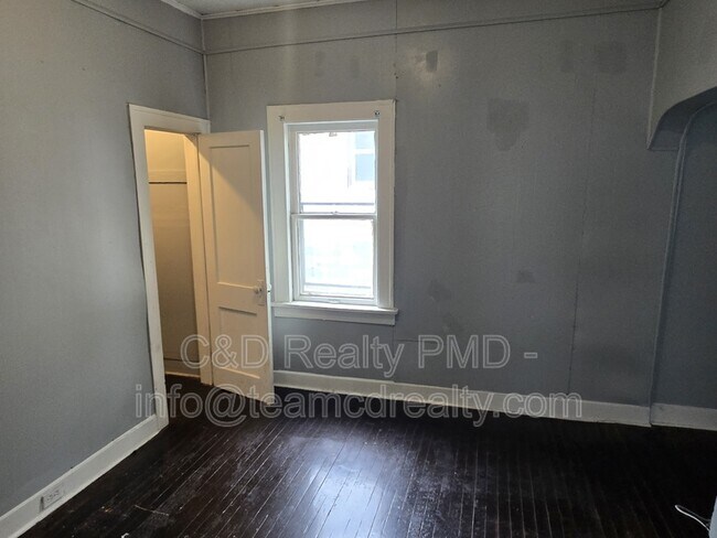 Building Photo - 378 E 156th St
