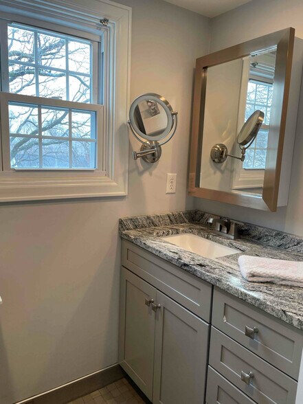 Building Photo - 4544 Mason St