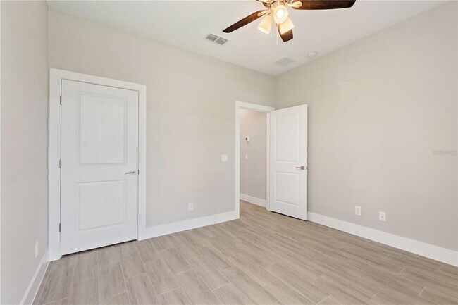 Building Photo - 217 Cimarron Dr