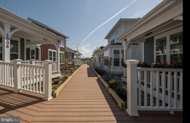 Building Photo - 1020 Railroad Ave