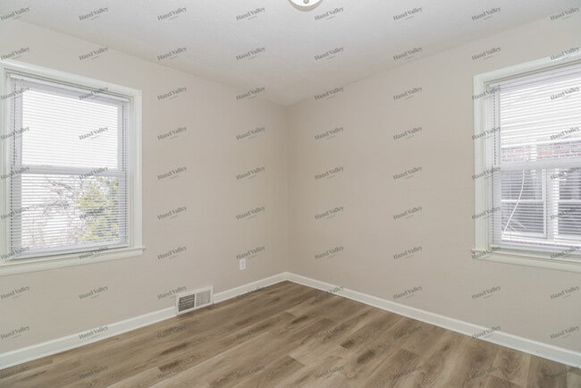 Building Photo - 235 Emerling Dr