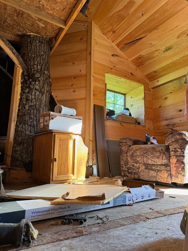 Building Photo - Country Living