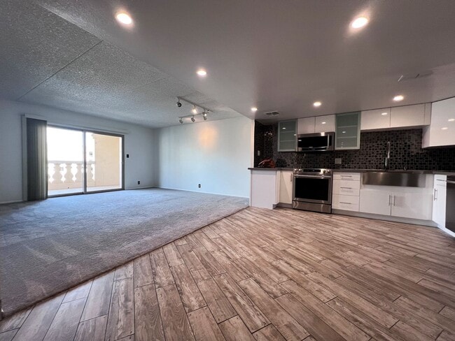 Building Photo - ***MOVE IN SPECIAL: SCOTTSDALE SHADOWS LUXURY CONDO WITH AC, WATER INCLUDED AND 9 HOLE GOLF