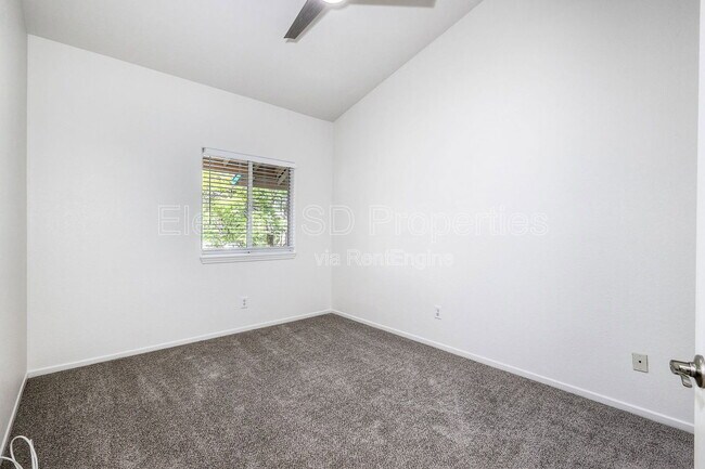 Building Photo - 9430 Winter Gdns Blvd