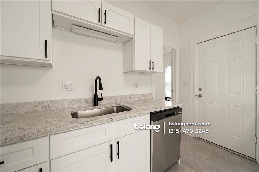 Building Photo - 122 Redfield Pl