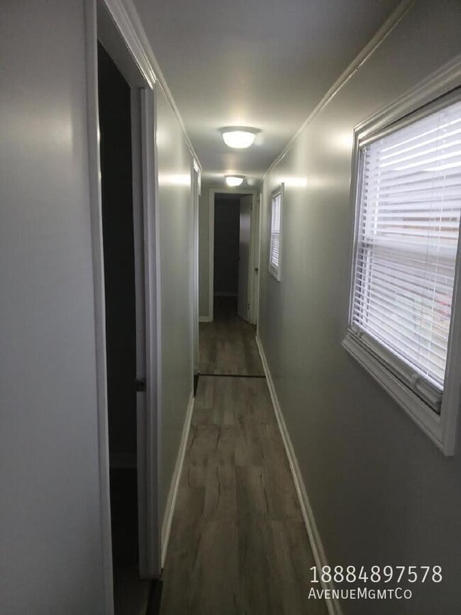 Building Photo - 715 23rd St NW