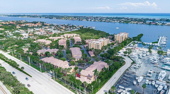 Building Photo - 900 Scotia Dr