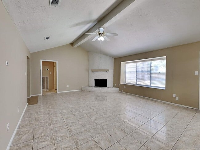 Building Photo - 22610 Meadowgate Dr