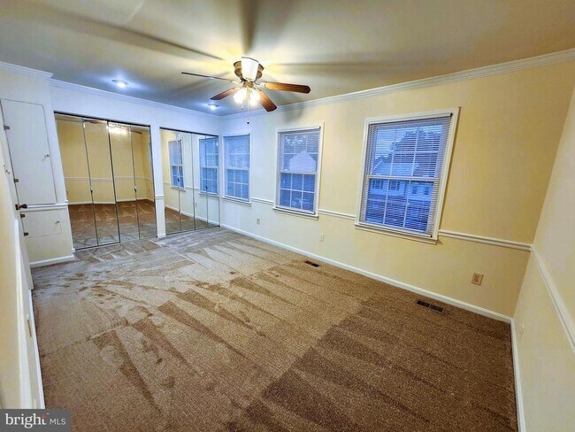 Building Photo - 2077 Pilgrim Dr