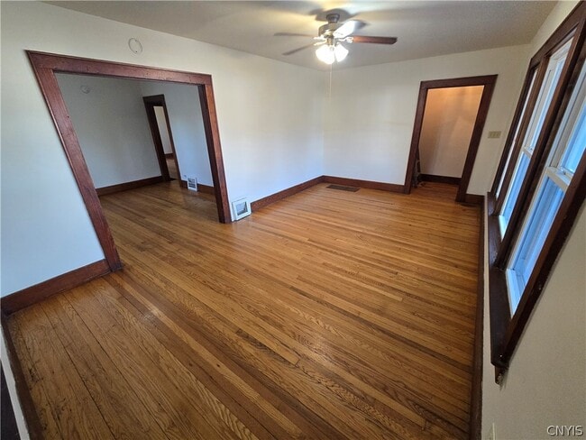 Building Photo - 322 Spring St