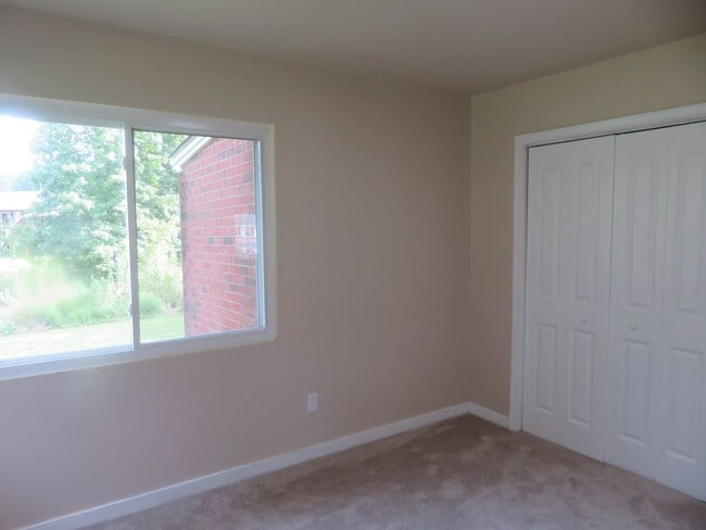 Building Photo - Colonial Heights Virginia