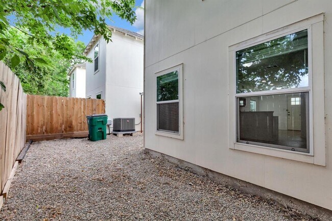 Building Photo - 350 Debus Dr