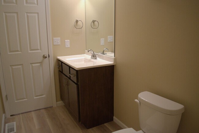 Building Photo - 1309-1311 Godas