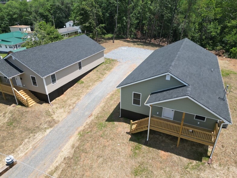 Building Photo - 42 Hollins Mill Rd