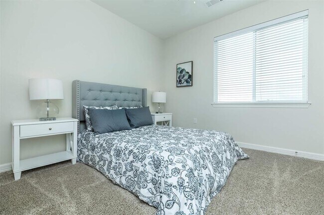 Building Photo - 1201 W Whitestone Blvd