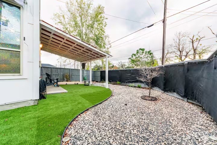 backyard - 2802 Campbell St