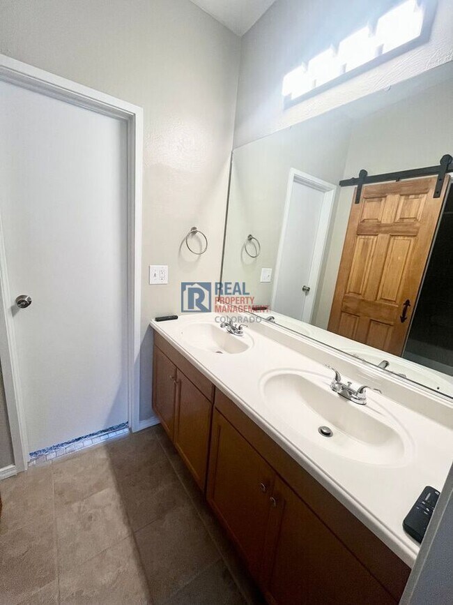 Building Photo - 392 W Rockrimmon Blvd