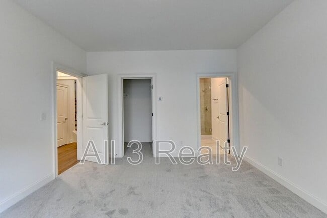 Building Photo - 3667 Peachtree Rd NE