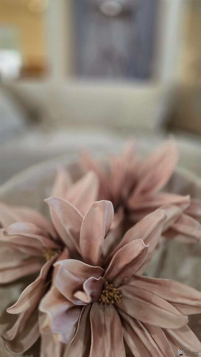 Building Photo - 2008 S 14th Ave