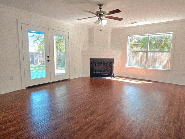 Building Photo - 1002 Keeshond Pl
