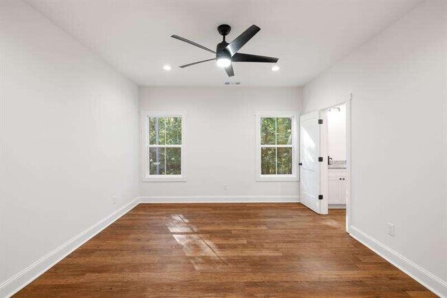 Building Photo - 2275 Hwy 19 N