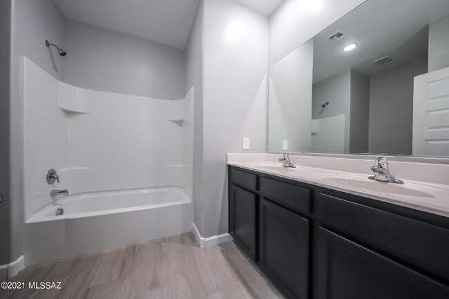 Building Photo - 12312 N Miller Canyon Ct