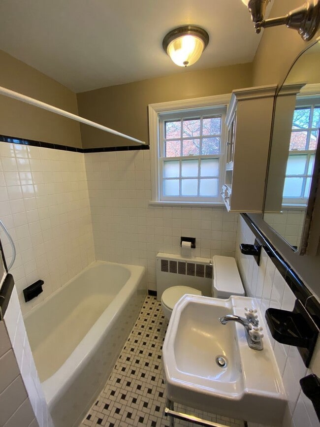 Building Photo - 3910 Cary Street Rd