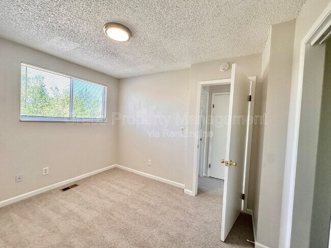 Building Photo - 2241 Dawson Cir