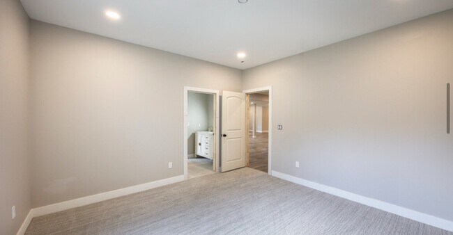 Building Photo - 11202 S Sharons Ln