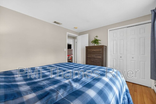 Building Photo - 74 Hurlburt St