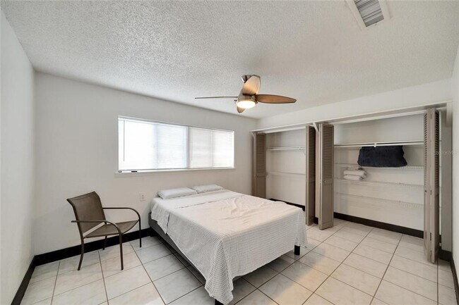 Building Photo - 6301 Newtown Cir