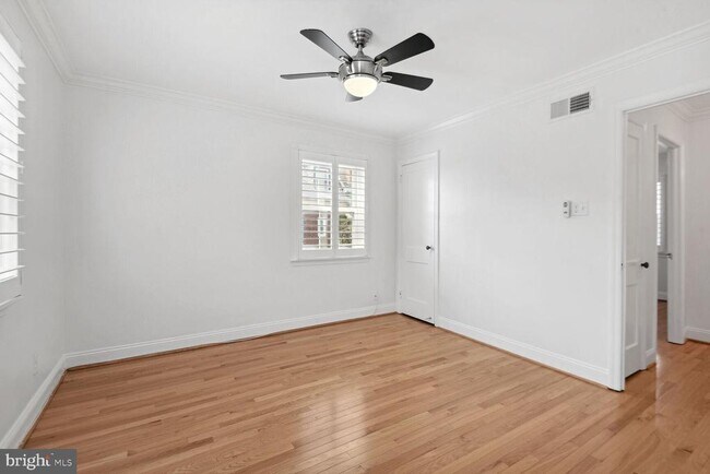 Building Photo - 915 Jefferson St