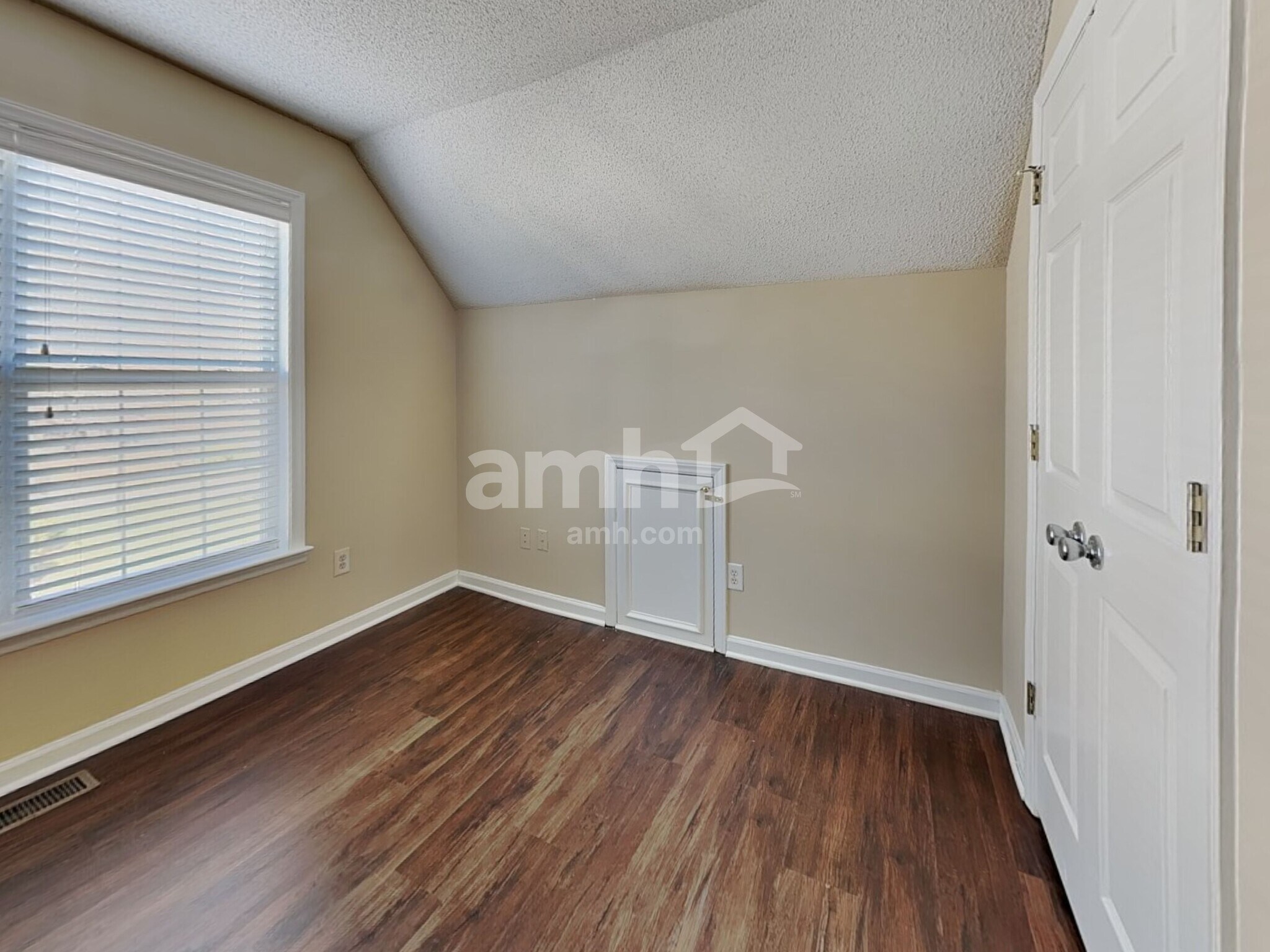 Building Photo - 4013 Wellingham Ln