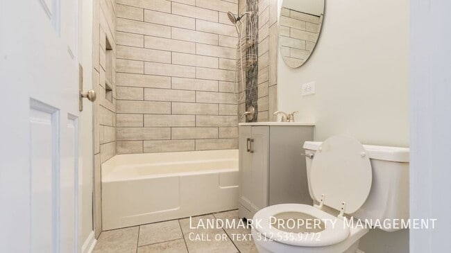 Building Photo - 1926 S Canalport-Unit 2F