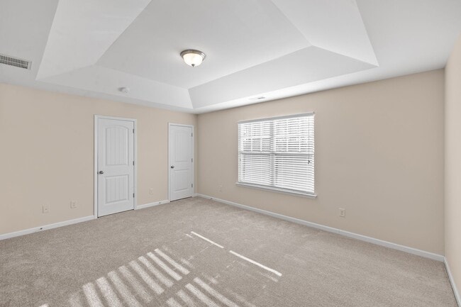 Building Photo - 3 Bedroom - Cary Townhome in Central Location!!! Close to 540 and Research Triangle Park!